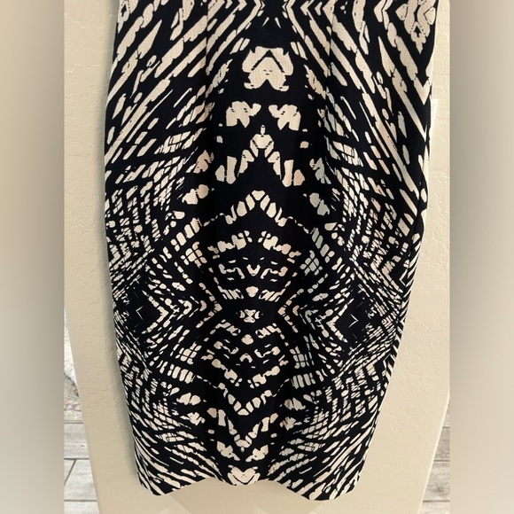 Maggy London size 4 black and tan sheath dress - Picture 7 of 11